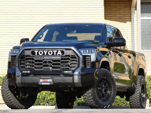 Used 2024 Toyota Tundra Platinum image 2