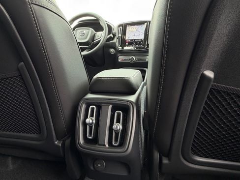 New 2026 Volvo XC40 B4 Plus image 11