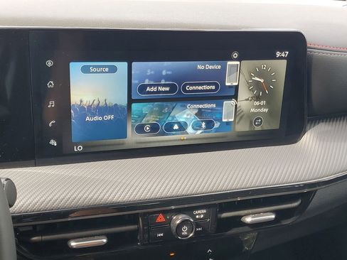 Used 2025 Nissan Kicks SR FWD image 23