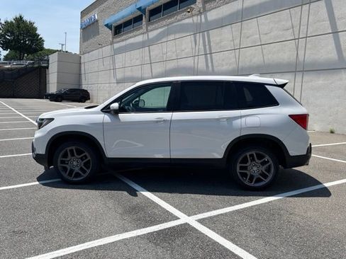 Used 2023 Honda Passport EX-L image 3