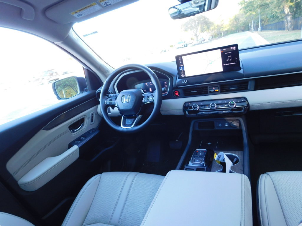 Used 2026 Honda Pilot Elite image 6
