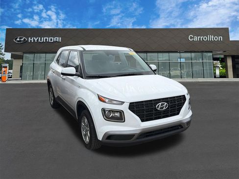 Used 2025 Hyundai Venue SE FWD image 3