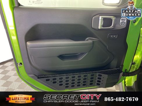 Used 2025 Jeep Wrangler Willys image 12