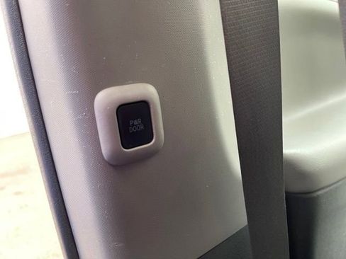 Used 2019 Toyota Sienna XLE Premium image 30