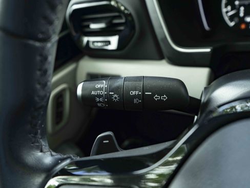 Used 2024 Honda Pilot Touring image 24