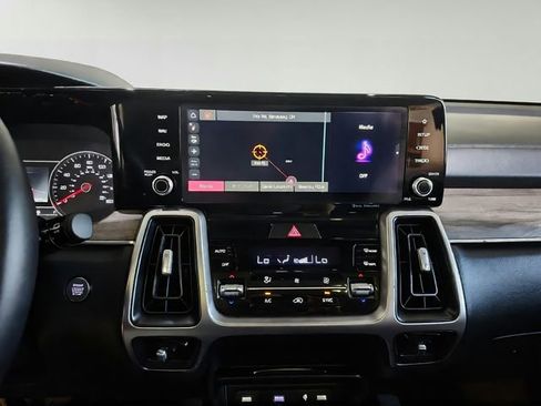 Certified 2023 Kia Sorento S w/ Panoramic Sunroof Package AWD/4WD image 18