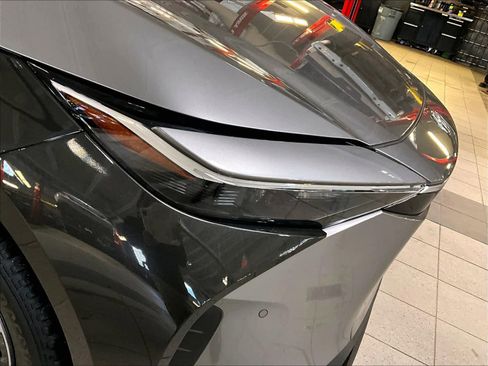 Used 2024 Toyota bZ4X XLE w/ Weather Package image 33