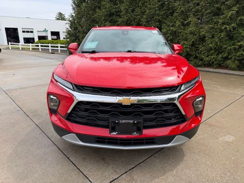 Used 2024 Chevrolet Blazer LT w/ Convenience Package FWD image 6