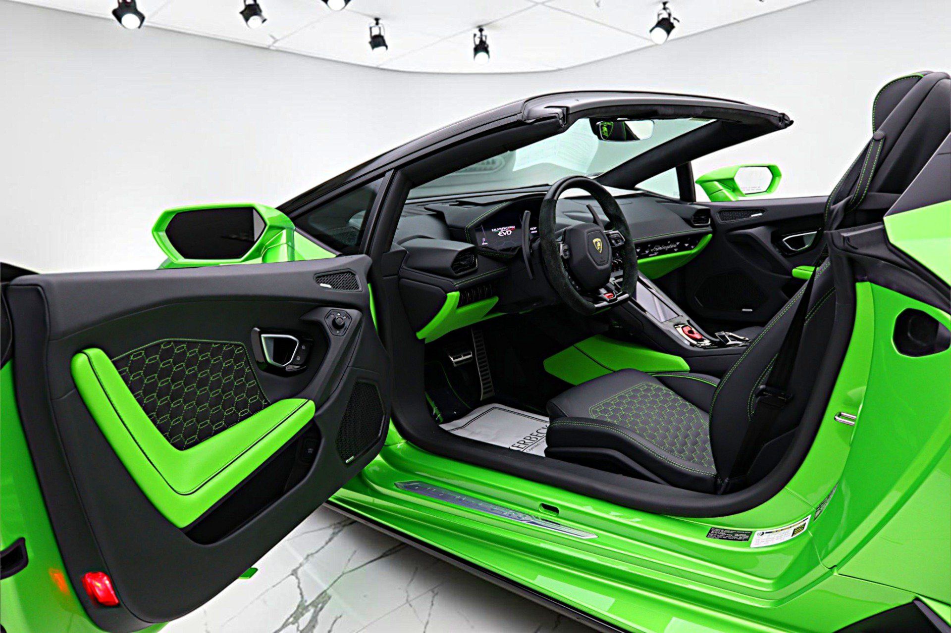 Used 2023 Lamborghini Huracan EVO RWD image 46