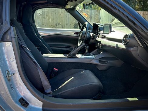 Used 2017 MAZDA MX-5 Miata Club image 23