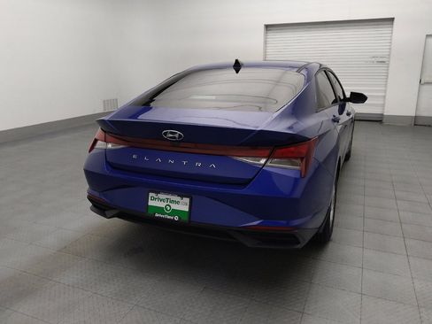 Used 2022 Hyundai Elantra SE FWD image 7