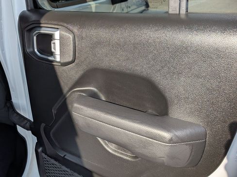 Used 2022 Jeep Wrangler Unlimited Sport image 33