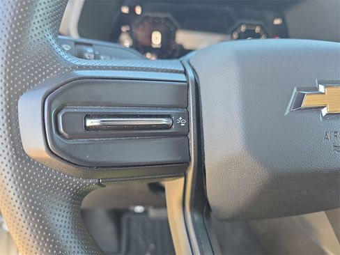 Used 2024 Chevrolet Colorado W/T image 17