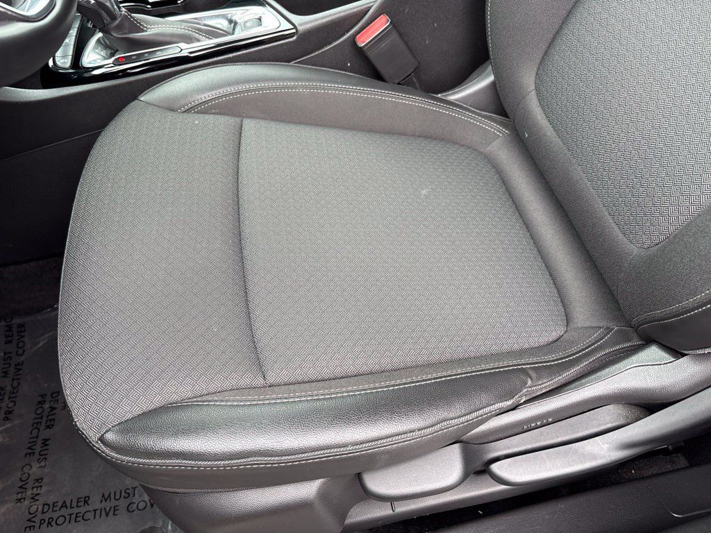 Used 2025 Buick Encore GX Preferred FWD image 15