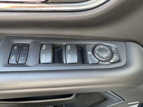 Used 2024 Chevrolet Tahoe LT AWD/4WD image 17