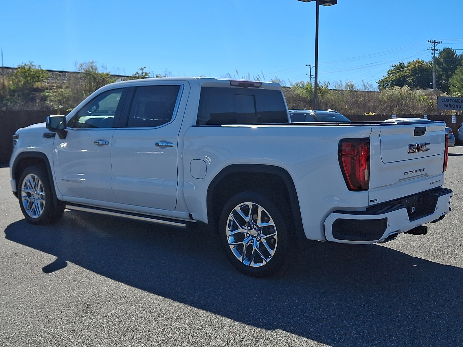 Certified 2023 GMC Sierra 1500 Denali w/ Denali Reserve Package AWD/4WD image 4