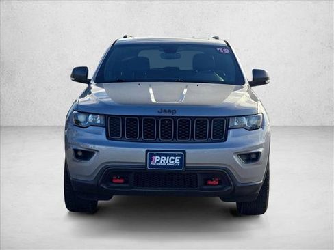 Used 2019 Jeep Grand Cherokee Trailhawk AWD/4WD image 2