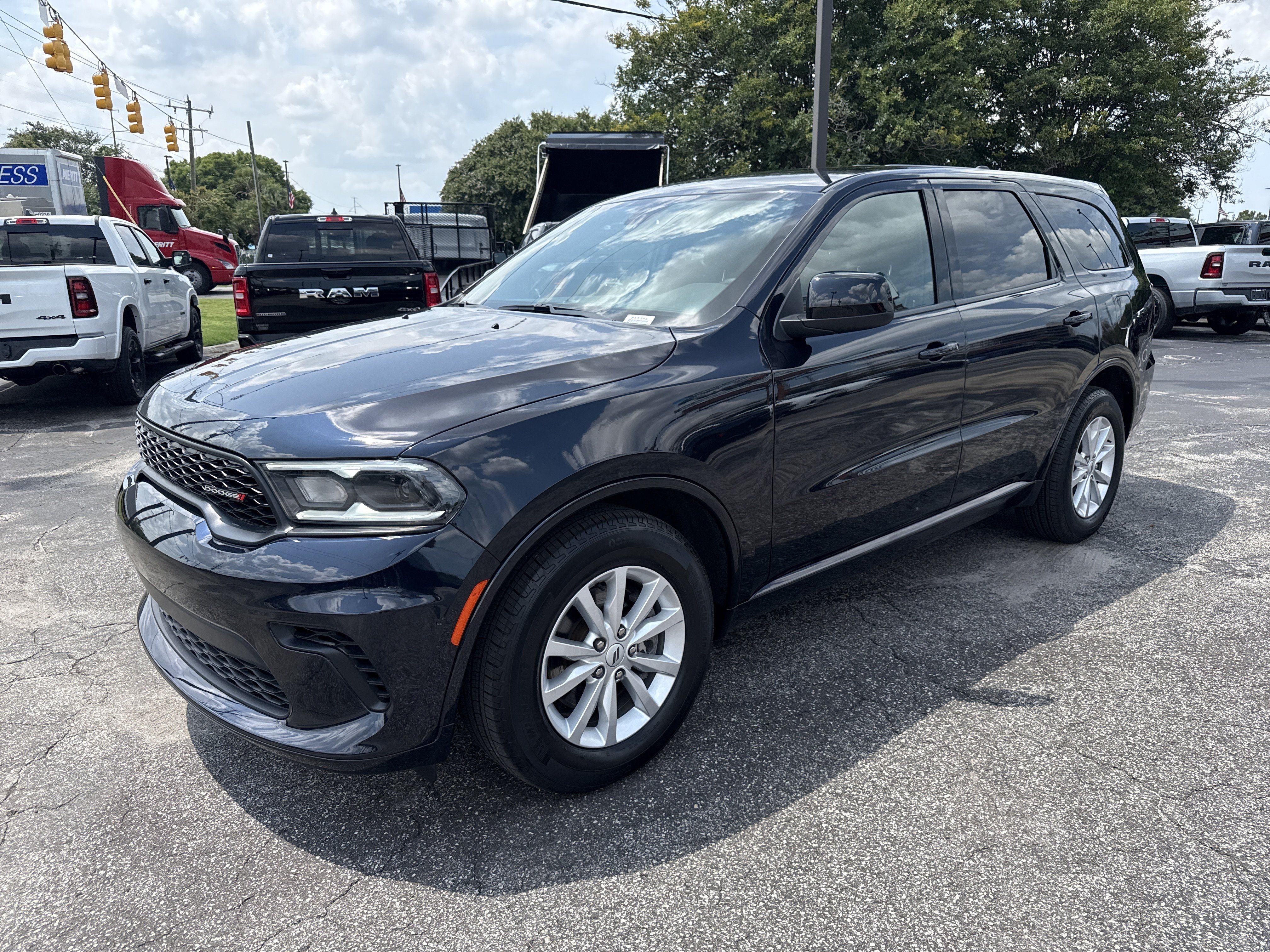 Used 2025 Dodge Durango GT RWD image 4