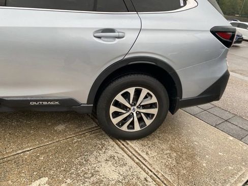 Used 2021 Subaru Outback Premium image 11