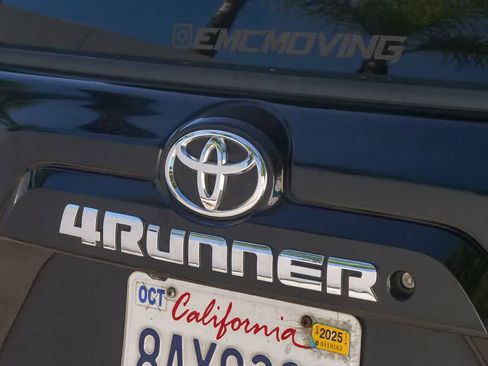 Used 2017 Toyota 4Runner SR5 image 11