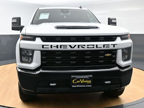 Used 2022 Chevrolet Silverado 2500 Custom w/ Custom Value Package image 4