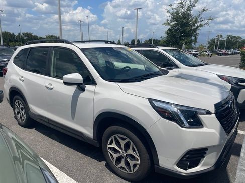 Certified 2024 Subaru Forester Premium AWD/4WD image 3