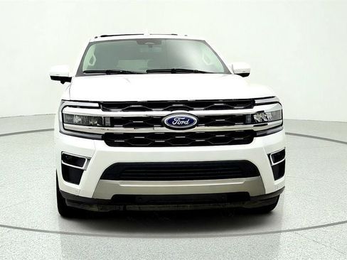 Used 2022 Ford Expedition Limited AWD/4WD image 2