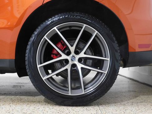 Used 2023 Porsche Macan S AWD/4WD image 88