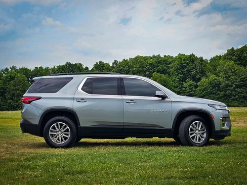 Used 2023 Chevrolet Traverse LT AWD/4WD image 3