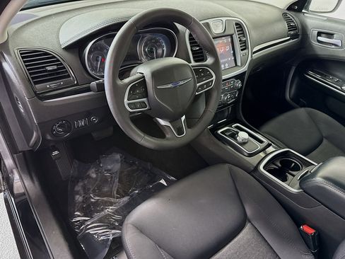 Used 2023 Chrysler 300 Touring w/ Safetytec Plus Group RWD image 23