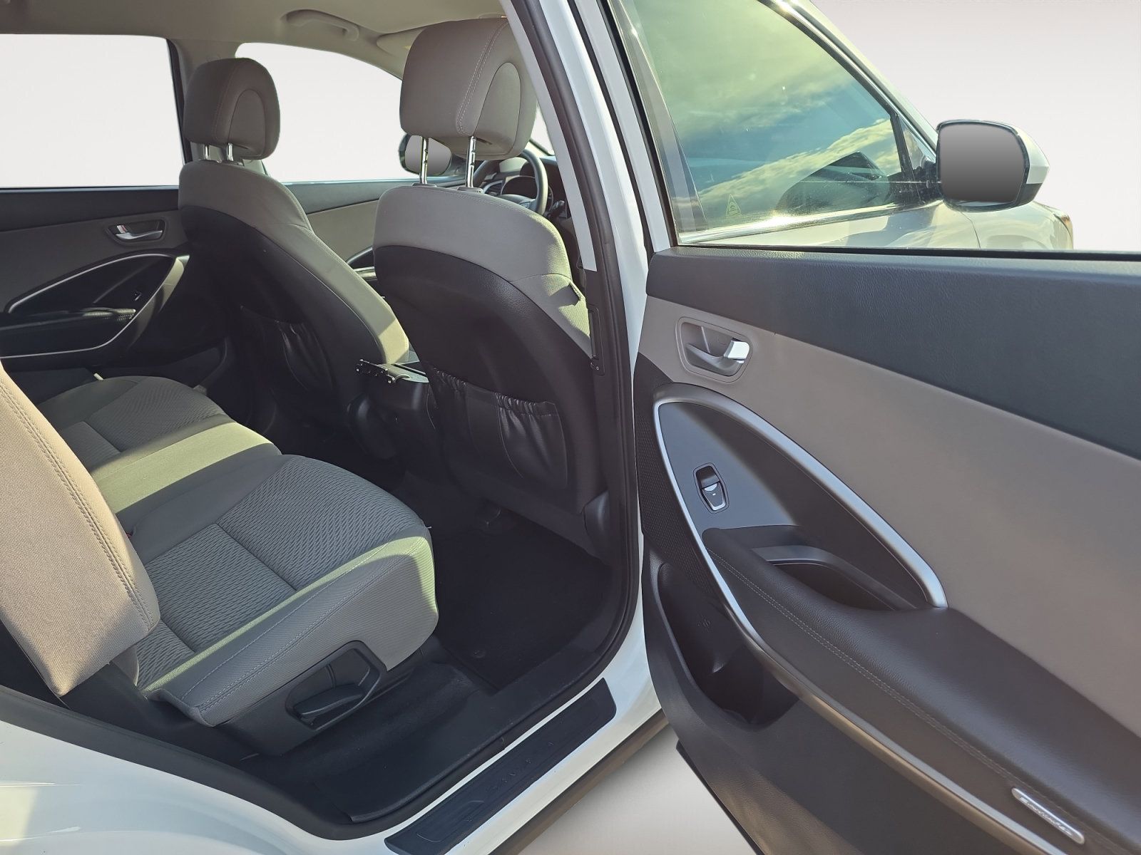 Used 2019 Hyundai Santa Fe XL SE FWD image 12