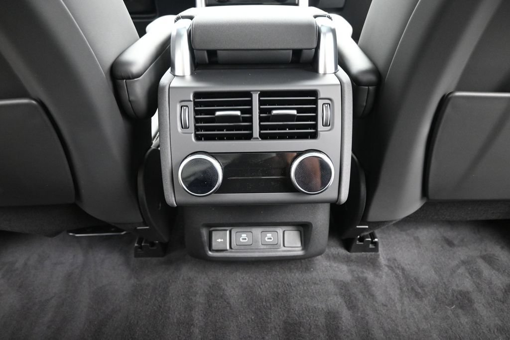 New 2026 Land Rover Discovery Limited Edition AWD/4WD image 20