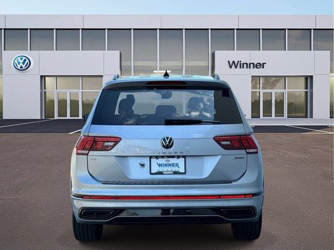 Used 2023 Volkswagen Tiguan SE R-Line AWD/4WD image 4