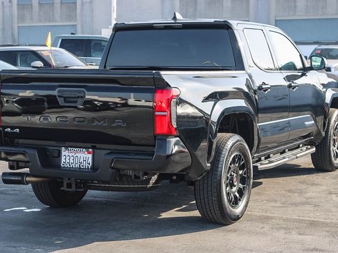Used 2025 Toyota Tacoma SR5 AWD/4WD image 9
