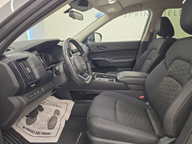 Used 2025 Nissan Pathfinder SV AWD/4WD image 23
