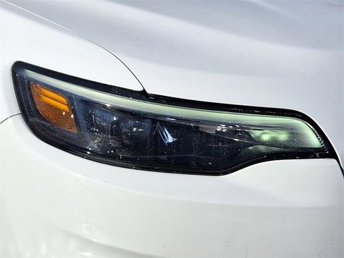 Used 2020 Jeep Cherokee Latitude Plus w/ Cold Weather Group image 9