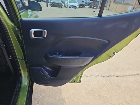 Used 2023 Hyundai Venue SEL image 16