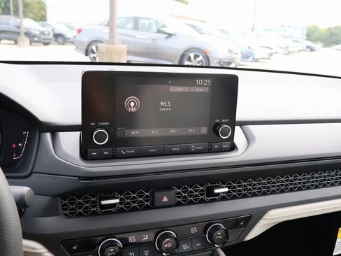 New 2025 Honda Accord SE image 15