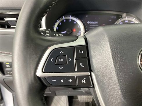 Used 2023 Toyota Highlander XSE image 16