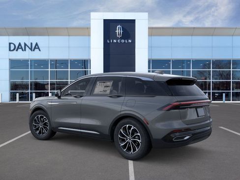 New 2025 Lincoln Nautilus Premier image 4