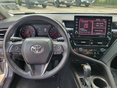 Used 2022 Toyota Camry XSE FWD image 16