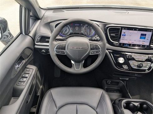 New 2026 Chrysler Voyager LX image 31