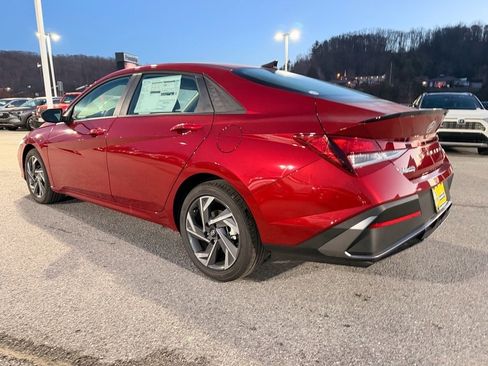 New 2025 Hyundai Elantra Sport image 5