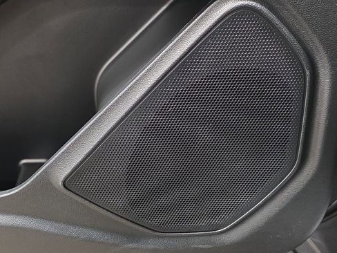 Used 2023 Ford Explorer XLT w/ Equipment Group 202A image 31