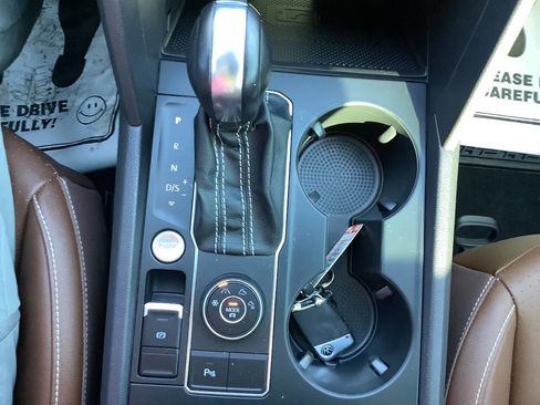 Used 2021 Volkswagen Atlas SE w/ Panoramic Sunroof Package image 49