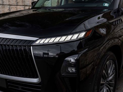 Used 2025 INFINITI QX80 Sensory AWD/4WD image 40