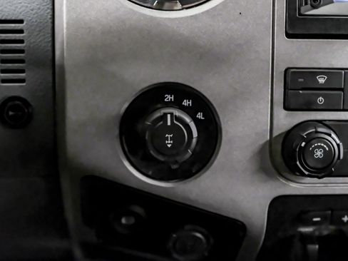 Used 2016 Ford F250 XLT w/ XLT Value Package image 28