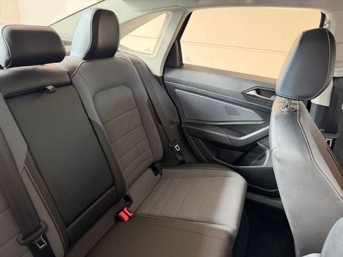 Used 2025 Volkswagen Jetta SE image 31