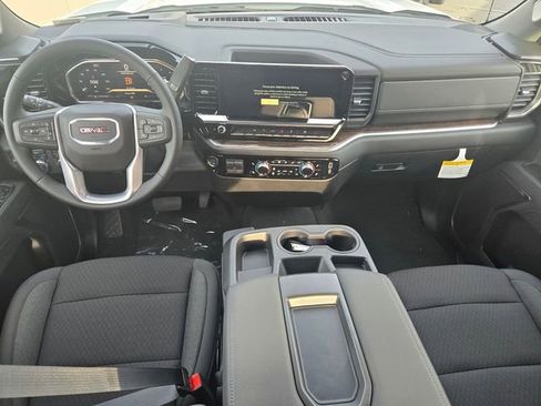 New 2026 GMC Sierra 1500 SLE image 9