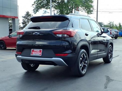 Used 2022 Chevrolet TrailBlazer LT w/ LPO, Blackout Package FWD image 4